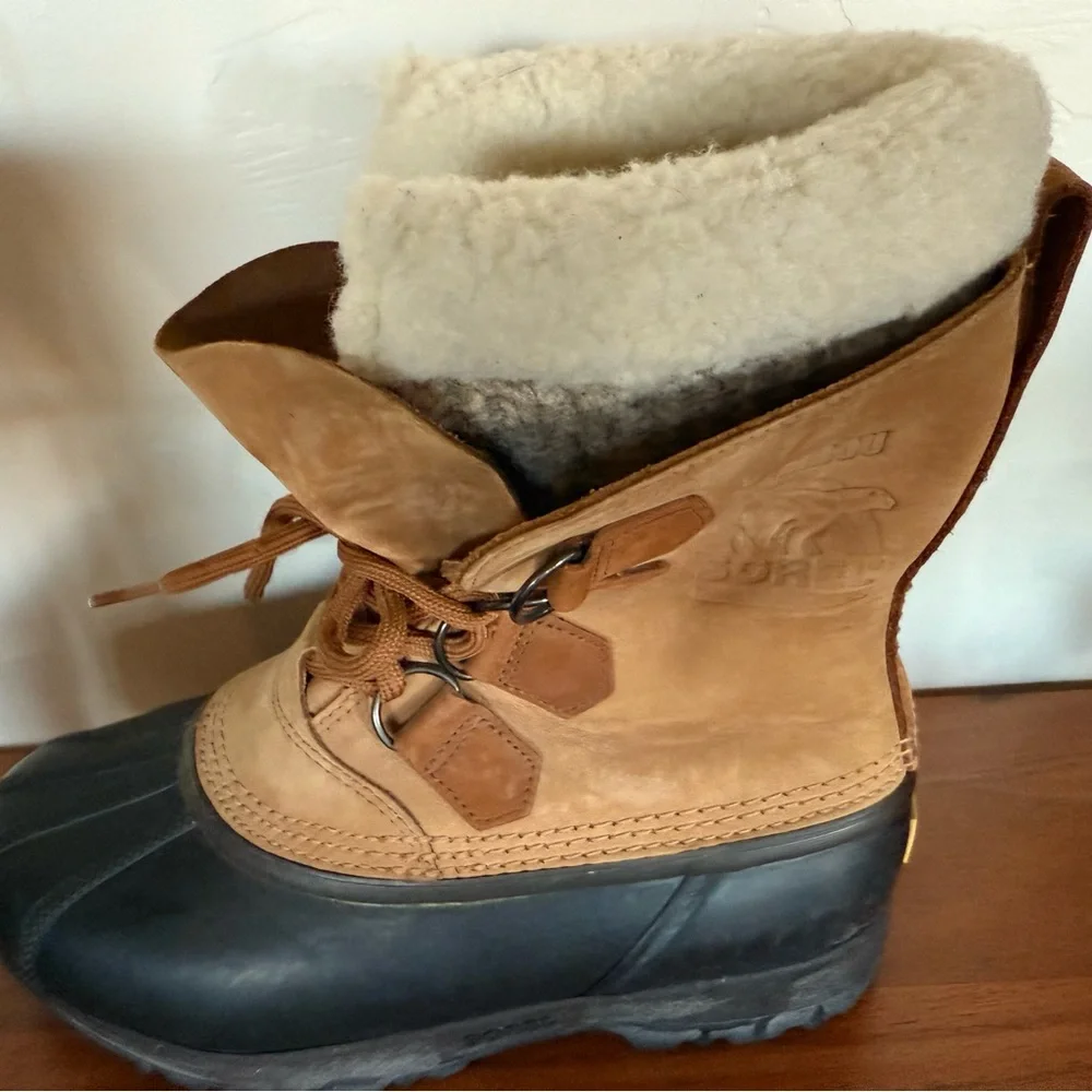 Sorel Men's Tan and Black‎ Winter Boots Caribou Sz 7